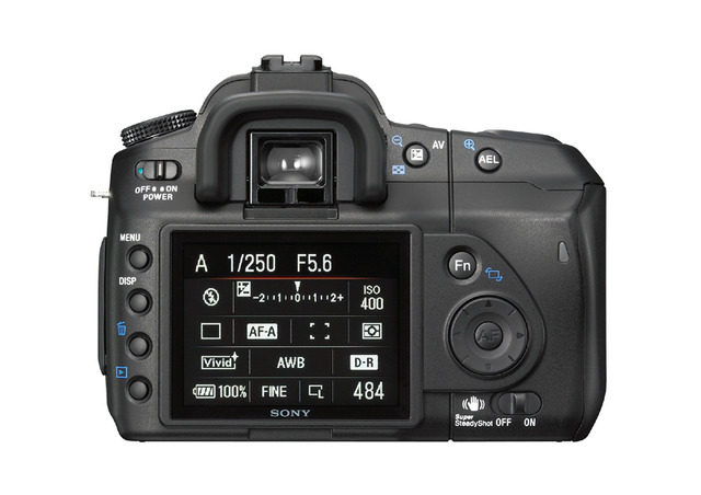 ソニー、実売6万円のデジタル一眼レフ「α200」——1,020万画素