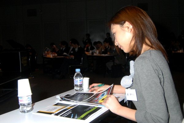 【春モデルPC突撃レポート(ビデオニュース2)】この記者発表会、結構楽しいかも……