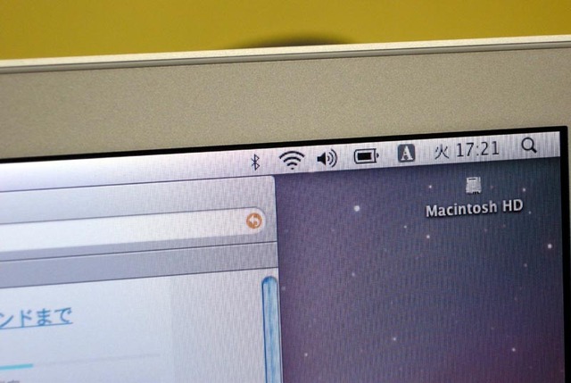 【フォトレポート】MacBook Airが編集部にやってきた!