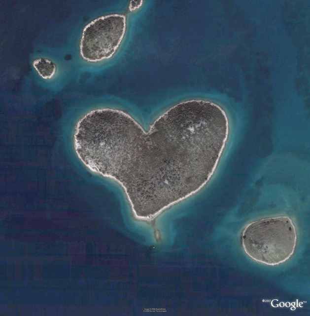 バレンタインに「Google Earth」で世界中のハート型を探そう