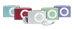 アップル、iPod shuffleを5,800円に値下げ——新型2GBモデルは7,800円
