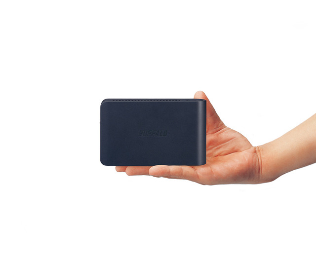 バッファロー、手のひらサイズで容量1TBのコンパクトNAS「LinkStation Mini」