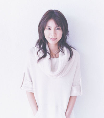 女優、ピアニスト、歌手と多彩な顔を持つ松下奈緒が生弾き語り