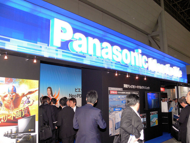 【FINETECH JAPAN】150v型プラズマディスプレイの大迫力を体感 — パナソニック