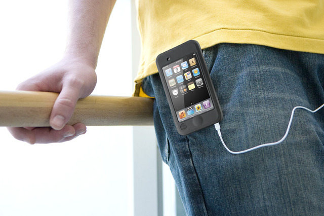 便利な3つの機能を持つiPod touch用ケース