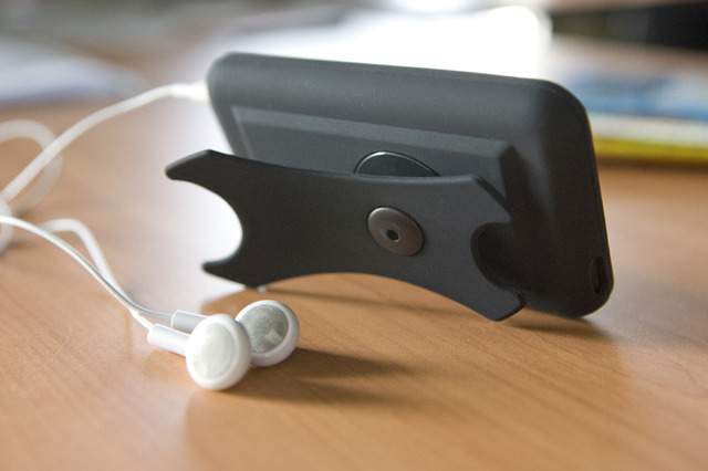便利な3つの機能を持つiPod touch用ケース