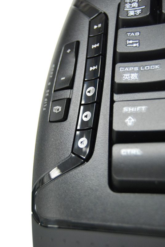 【フォトレポート】話題の多機能キーボード「MX 5500 Revolution」を使ってみた！