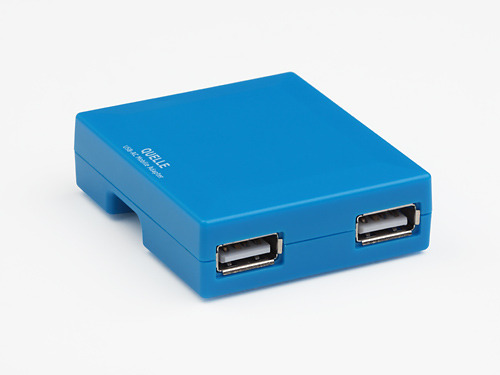 2つの機器を同時に充電できるカラフルなUSB−ACアダプタ