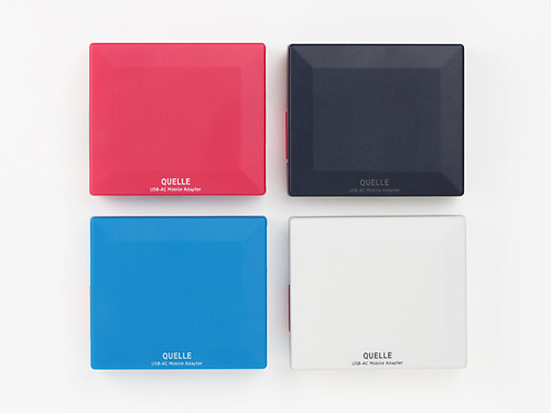 2つの機器を同時に充電できるカラフルなUSB−ACアダプタ