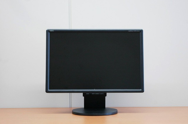 【Editor's Choice（液晶編2-1）】24インチワイドで自然な色再現——MultiSync LCD2470WNX