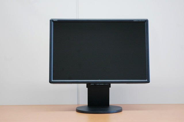 【Editor's Choice（液晶編2-2）】写真で見るMultiSync LCD2470WNX