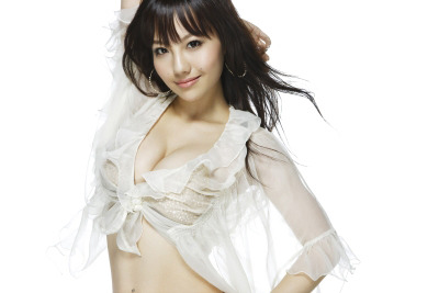 セクシーボディに釘付け！　現役女子大生・谷村奈南の魅力に迫る