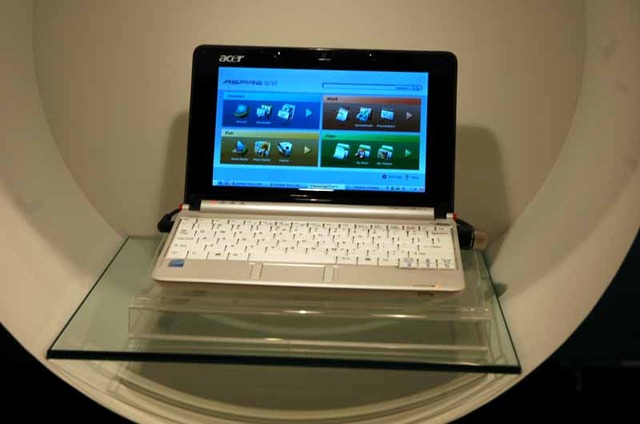 【台湾Valueを探る!〜COMPUTEX TAIPEI 2008〜】台湾エイサー、モバイルインターネットデバイス「Aspire one」を発表