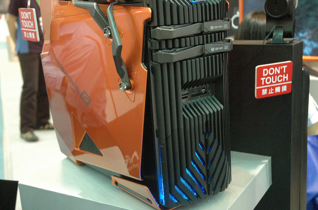 【台湾Valueを探る！〜COMPUTEX TAIPEI 2008〜】台湾エイサー、水冷システム採用のハイエンドゲームPCをデモ
