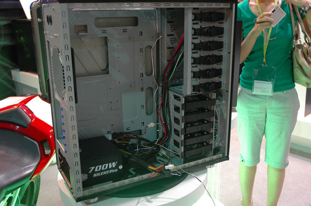 【台湾Valueを探る!〜COMPUTEX TAIPEI 2008〜】冷却性能を重視した新ケース「HAF」がクーラーマスターから!