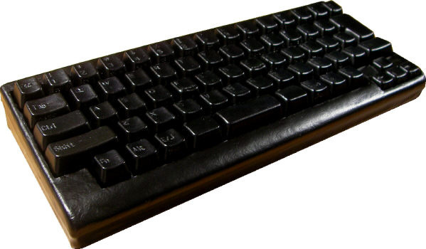 継ぎ目のない一枚革を使った極上キーボード