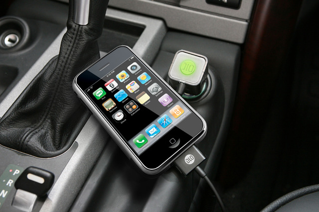 フォーカルポイント、ドライブ中でもiPhone 3Gをスマート充電——車載用シガーソケット充電アダプタ