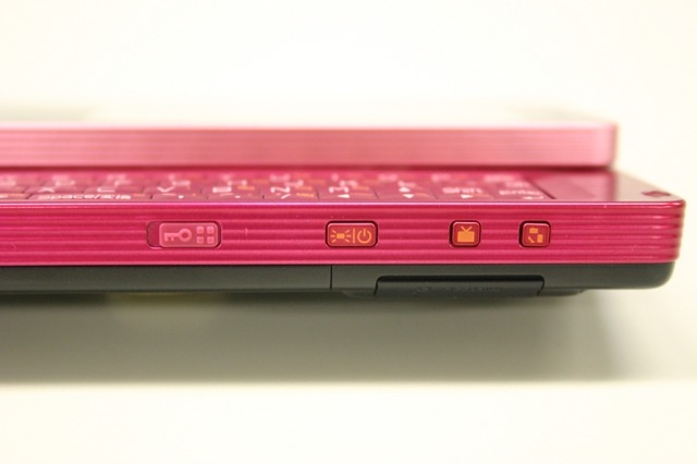 【フォトレポート】WILLCOM 03——実機の各部クローズアップ