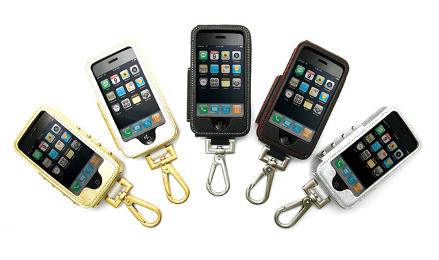 iPhone 3G専用の保護ケース4製品——ゴールド/シルバーのフック付きレザーケースなど