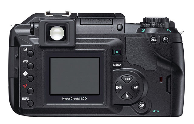 オリンパス、普及価格帯の有効800万画素デジタル一眼レフカメラ「E-300」