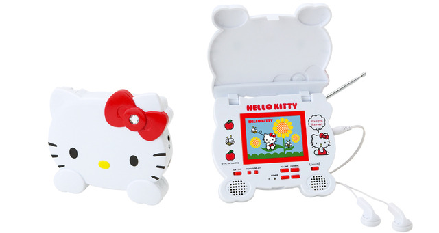 あの“キティちゃん”がポータブルなワンセグテレビに！——楽しさあふれるフェイス型デザイン