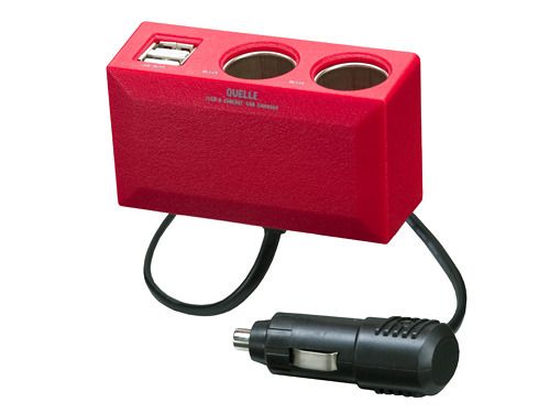 iPodや携帯電話を4つ同時に充電できるカーチャージャー