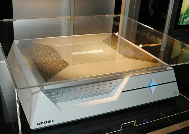 ［CEATEC 2004］三菱電機、HD2+チップ搭載62V型リアプロTVやブルーレイレコーダーなどを参考出品