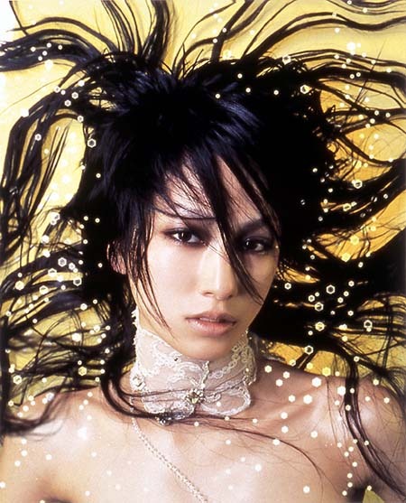 中島美嘉ニューシングル「LEGEND」からビデオクリップ2本が36時間限定でフル配信に