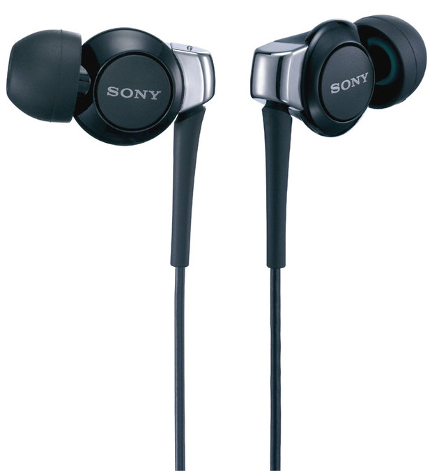 ソニー、装着感と音響効果を高めたカナル型イヤホン2モデル——実売12,390円と6,195円