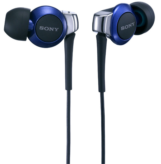 ソニー、装着感と音響効果を高めたカナル型イヤホン2モデル——実売12,390円と6,195円