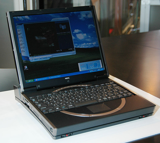 ［WPC 2004］NEC、燃料電池搭載の次世代ノートPCを参考出品