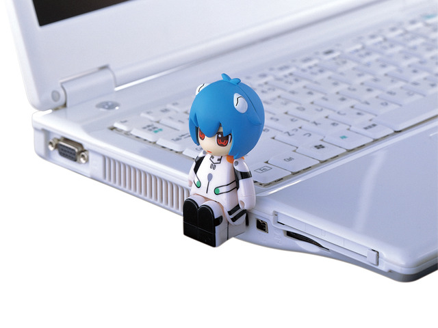 「綾波レイ」のフィギュア型USBフラッシュメモリに4GBモデルを追加——実売3,980円