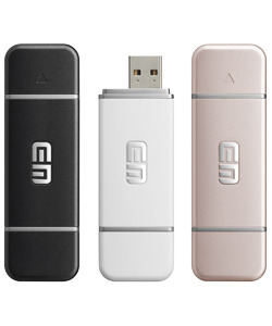 イー・モバイル、データ通信カードD12LCの2色を発売延期