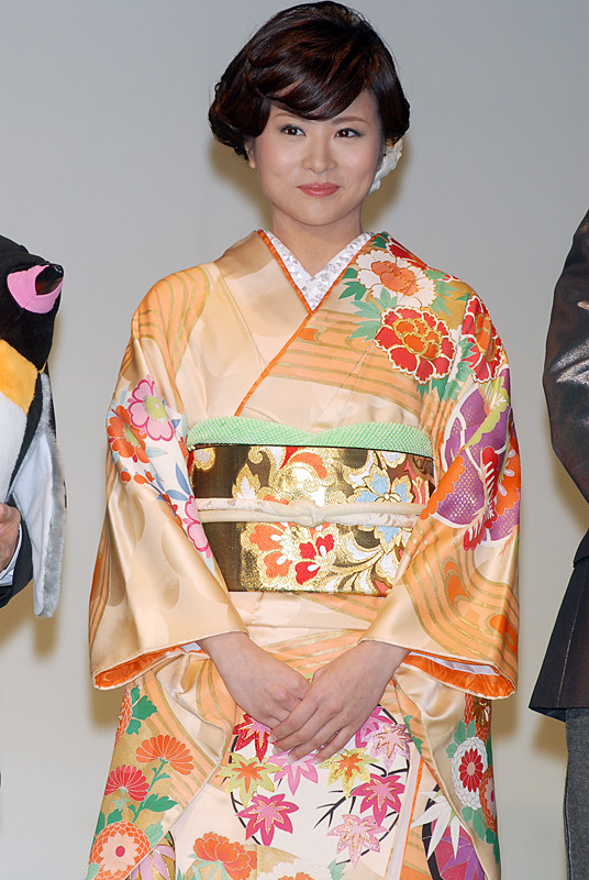 【東京国際映画祭Vol.7】《写真集》女優たちが華麗なドレスで魅せる