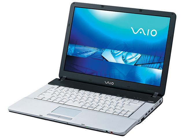 ソニー、VAIOノートに2つの新シリーズ「type F」「type Y」を追加