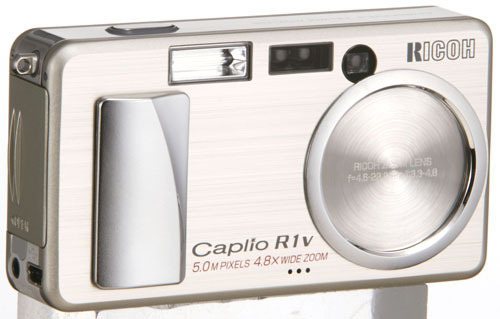 リコー、502万画素の4.8倍ワイドズームデジカメ「Caplio R1V」