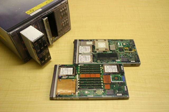 何に使うの？　IBMのペーパークラフトサーバー