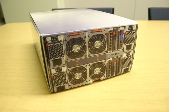 何に使うの? IBMのペーパークラフトサーバー