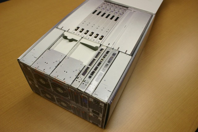 何に使うの？　IBMのペーパークラフトサーバー