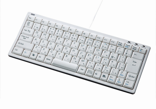 サンワサプライ、USBポートを2つ内蔵するコンパクトサイズのUSB接続キーボード