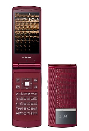 NTTドコモ、Android搭載など夏モデル18機種を発表！堀北真希らCM出演者も登場