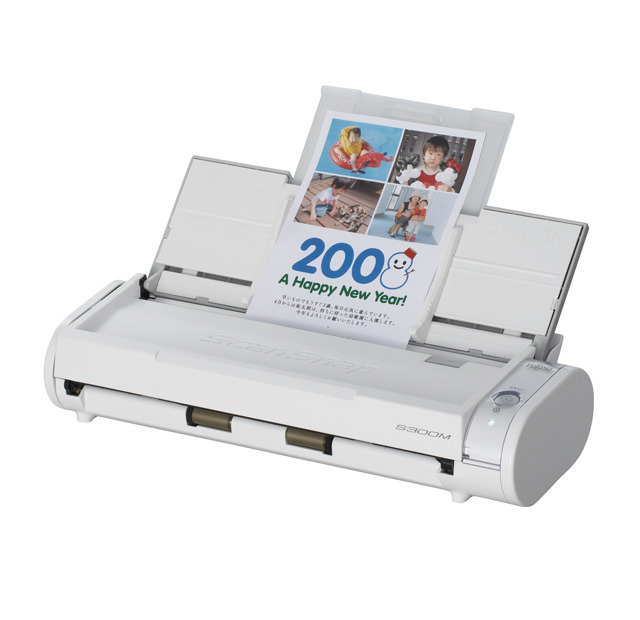 PFU、小型ドキュメントスキャナ「ScanSnap S300」シリーズの付属ソフト強化モデル——Adobe Acrobat 8が付属するキャンペーンも