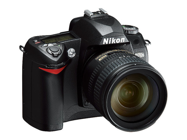 ニコン、D70のマイナーバージョンアップモデル「D70s」を4/27に発売