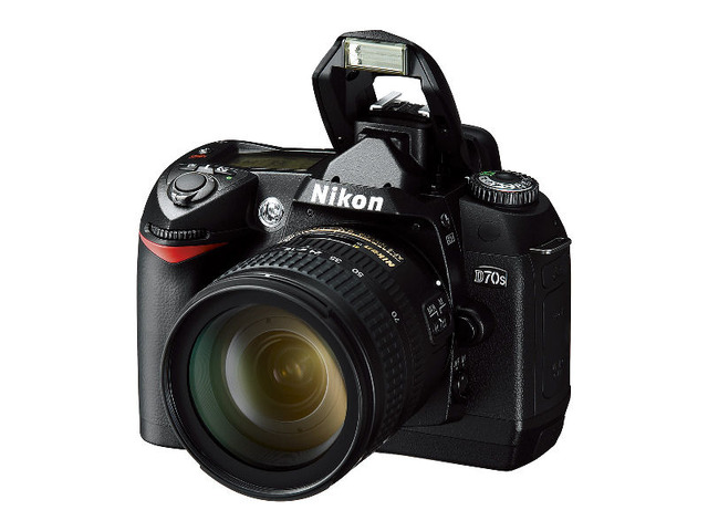 ニコン、D70のマイナーバージョンアップモデル「D70s」を4/27に発売