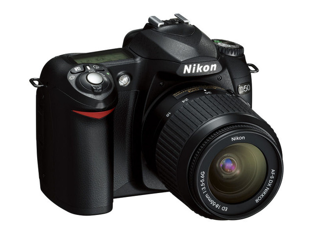 ニコン、一眼レフデジタルカメラのエントリーモデル「D50」を6月に発売