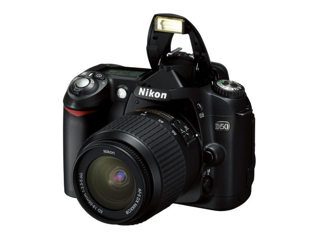 ニコン、一眼レフデジタルカメラのエントリーモデル「D50」を6月に発売