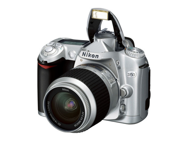 ニコン、一眼レフデジタルカメラのエントリーモデル「D50」を6月に発売