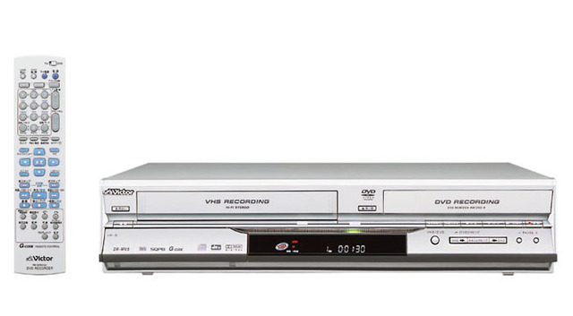 ビクター、ワンタッチでぴったりダビングできるVHS＆DVDレコーダー