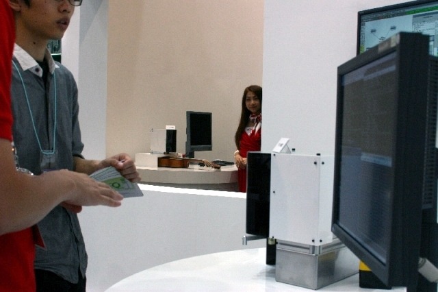 【WIRELESS JAPAN 2009 Vol.3】ドコモの触力覚メディア、直感検索・ナビを体感する