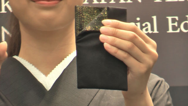 【フォトレポート】早乙女太一も登場！ソフトバンクBB、約10万円の高級ケース発表会